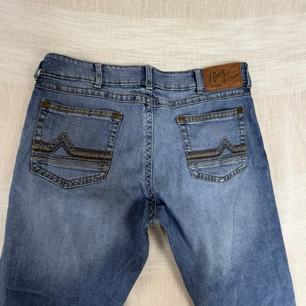 Rock 47 by Wrangler Denim Slim Boot‎ Men's Jeans Sz 38x32 Distressed Whiskers